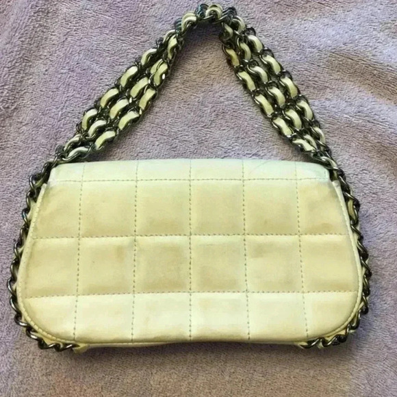 Chanel handbag - Picture 2 of 6